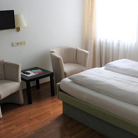 Hotel Ulmer Spatz Buitenkant foto