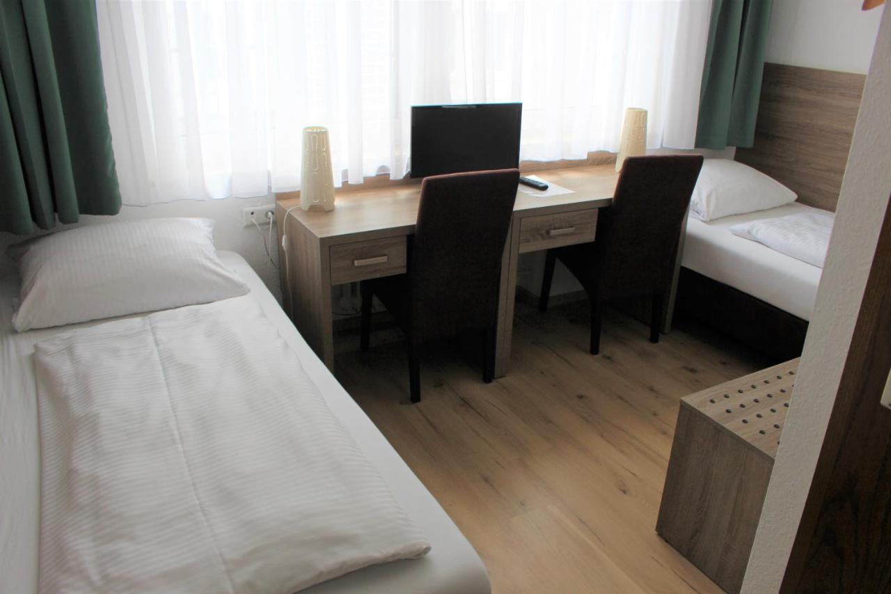 Hotel Ulmer Spatz Buitenkant foto