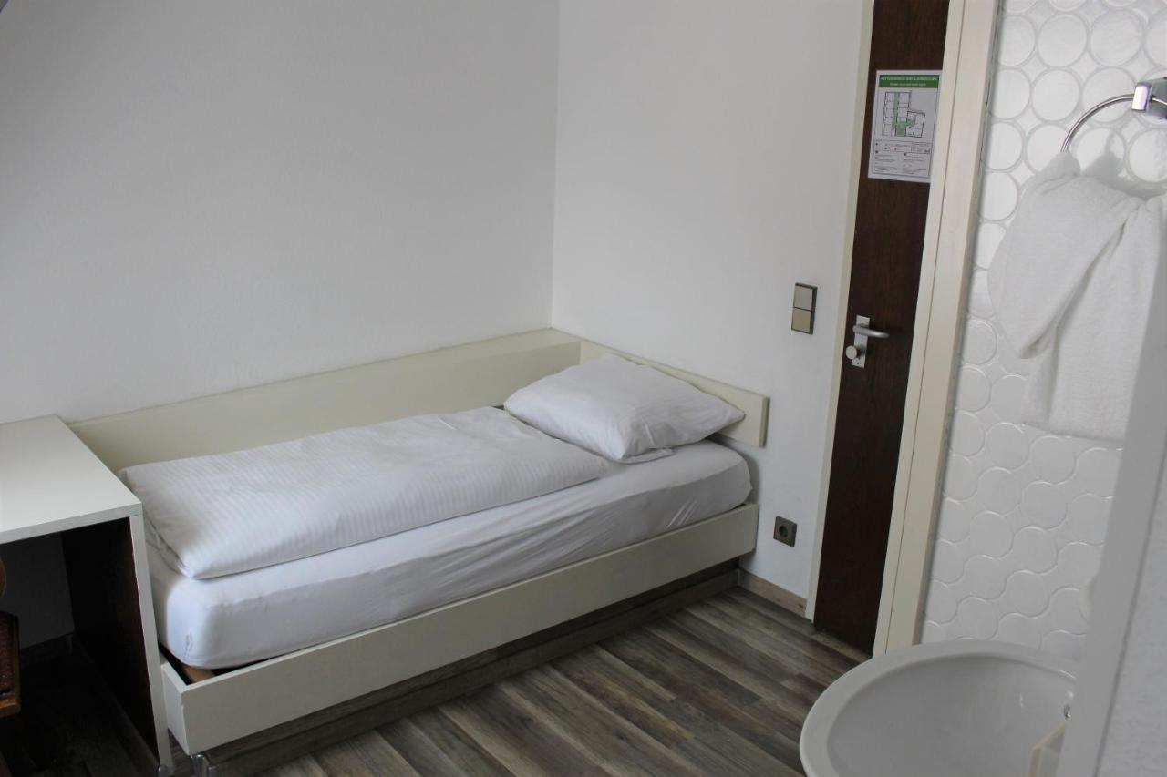 Hotel Ulmer Spatz Buitenkant foto