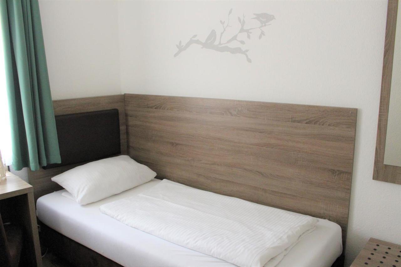 Hotel Ulmer Spatz Buitenkant foto